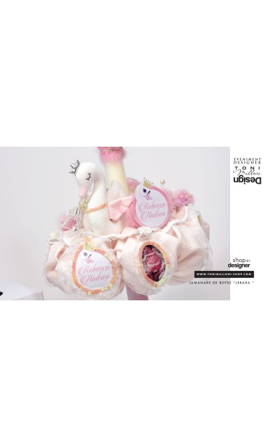 Lumanare de botez pentru fetite cu lebeda fermecata, Lebada Roz Pink Swan 14